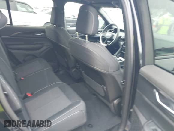 2025 Jeep Grand Cherokee Altitude X with VIN 1C4RJGAG6SC266049, listed as a IAAI auction lot 42430965 with 2,197 mi miles and . Bid and sale history available at DreamBid. Image 8.