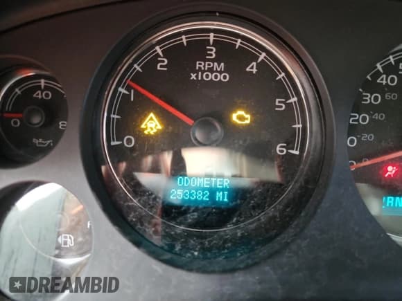 ✅ 2007 Chevrolet Suburban LT • VIN: 3GNFK16307G220313 • Лот: 81450955. Опубликован ранее на Copart с пробегом 253 382 миль. Бесплатный доступ к архиву аукционных продаж из США и подробный отчёт об истории автомобиля на DreamBid. Изображение 9.