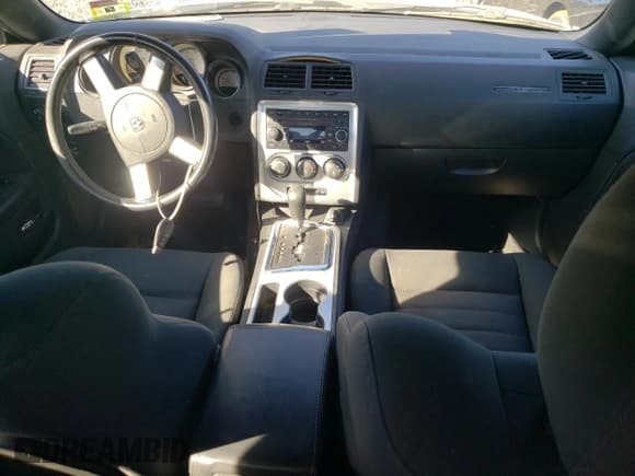 ✅ 2009 Dodge Challenger SE • VIN: 2B3LJ44V99H507724 • Lot: 76607684. Listed on Copart with 191,958 mi. Free auction sales archive from the USA and detailed vehicle history report at DreamBid. Image 8.