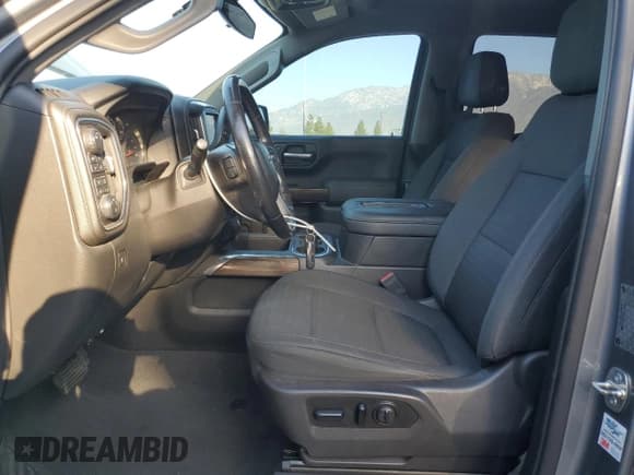 ✅ 2019 Chevrolet Silverado 1500 RST • VIN: 1GCRYEED8KZ233180 • Лот: 82754775. Опубликован ранее на Copart с пробегом 66 513 миль. Бесплатный доступ к архиву аукционных продаж из США и подробный отчёт об истории автомобиля на DreamBid. Изображение 7.