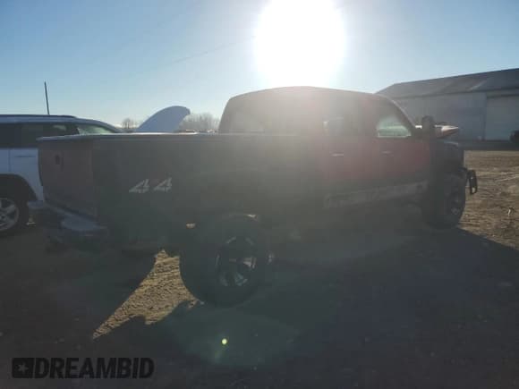 ✅ 2005 Chevrolet Silverado 2500HD LS • VIN: 1GCHK23235F948175 • Lot: 93094835. Wystawiony na Copart z przebiegiem Nie podano. Bezpłatny archiwum sprzedaży aukcyjnych z USA i szczegółowy raport historii pojazdu na DreamBid. Zdjęcie 3.