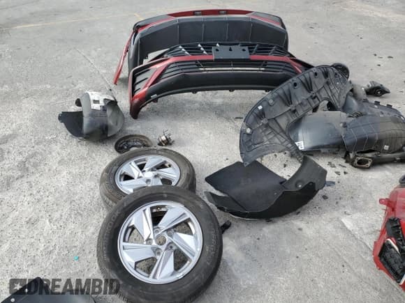 ✅ 2024 Hyundai Elantra SE • VIN: KMHLL4DGXRU762563 • Lot: 84364795. Wystawiony na Copart z przebiegiem 13 029 mil. Bezpłatny archiwum sprzedaży aukcyjnych z USA i szczegółowy raport historii pojazdu na DreamBid. Zdjęcie 12.