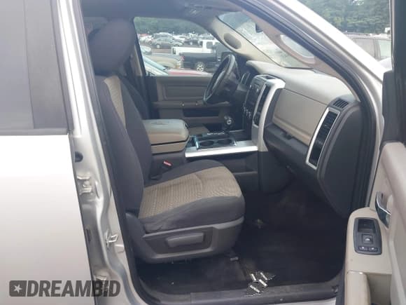 ✅ 2010 Dodge 1500 Sport • VIN: 1D7RV1CTXAS161049 • Lot: 42638463. Wystawiony na IAAI z przebiegiem 287 896 mil. Bezpłatny archiwum sprzedaży aukcyjnych z USA i szczegółowy raport historii pojazdu na DreamBid. Zdjęcie 5.