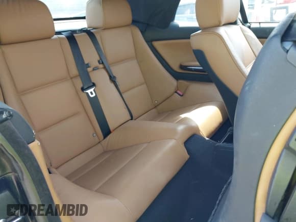 ✅ 2005 BMW 3 Series 325Ci • VIN: WBABW33405PL35066 • Lot: 40118380. Wystawiony na IAAI z przebiegiem 245 479 mil. Bezpłatny archiwum sprzedaży aukcyjnych z USA i szczegółowy raport historii pojazdu na DreamBid. Zdjęcie 8.