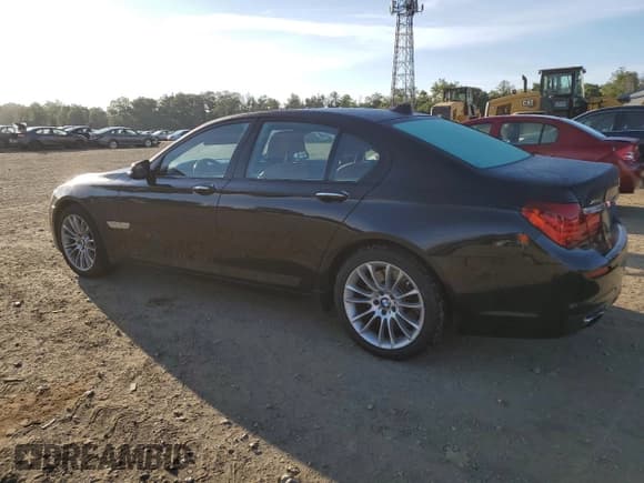 ✅ 2015 BMW 7 Series 750i xDrive • VIN: WBAYB6C52FD225476 • Lot: 70341525. Listed on Copart with 195,684 mi. Free auction sales archive from the USA and detailed vehicle history report at DreamBid. Image 2.