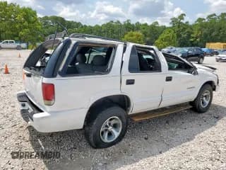 ✅ 2004 Chevrolet Blazer LS • VIN: 1GNCS13X04K117424 • Lot: 67763945. Wystawiony na Copart z przebiegiem Nie podano. Bezpłatny archiwum sprzedaży aukcyjnych z USA i szczegółowy raport historii pojazdu na DreamBid. Zdjęcie 3.