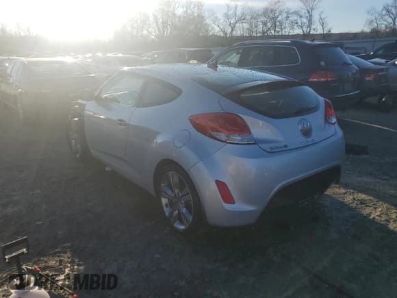 ✅ 2017 Hyundai Veloster • VIN: KMHTC6AD5HU316678 • Lot: 86390244. Wystawiony na Copart z przebiegiem 54 243 mil. Bezpłatny archiwum sprzedaży aukcyjnych z USA i szczegółowy raport historii pojazdu na DreamBid. Zdjęcie 2.