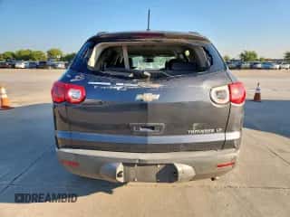 2012 Chevrolet Traverse LS z VIN 1GNKREEDXCJ370952, wystawiony jako Copart lot #84251275 z przebiegiem 185 471 mil mil oraz Szkoda całkowita • Salvage title. Historia ofert i sprzedaży dostępna na DreamBid. Obrazek 6.