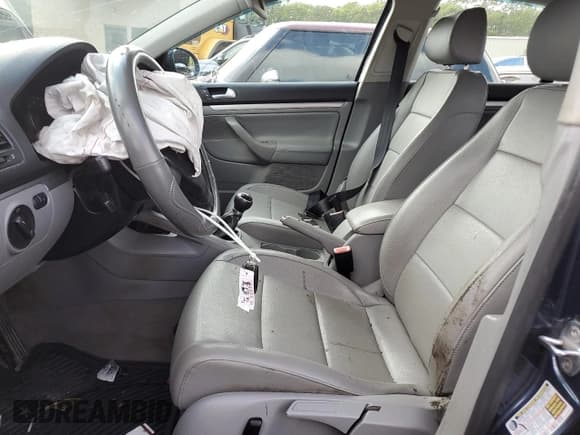 ✅ 2006 Volkswagen Jetta 2.5L • VIN: 3VWSG71K46M657173 • Лот: 81193465. Опубликован ранее на Copart с пробегом 146 458 миль. Бесплатный доступ к архиву аукционных продаж из США и подробный отчёт об истории автомобиля на DreamBid. Изображение 7.