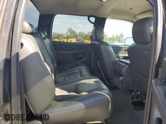 ✅ 2004 Chevrolet Silverado 2500HD LS • VIN: 1GCHK23174F125433 • Lot: 73952554. Wystawiony na Copart z przebiegiem 219 073 mil. Bezpłatny archiwum sprzedaży aukcyjnych z USA i szczegółowy raport historii pojazdu na DreamBid. Zdjęcie 10.