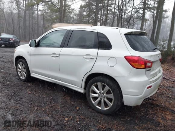 ✅ 2012 Mitsubishi Outlander SE • VIN: JA4AP4AU3CZ001985 • Lot: 43893165. Listed on IAAI with 147,803 mi. Free auction sales archive from the USA and detailed vehicle history report at DreamBid. Image 3.