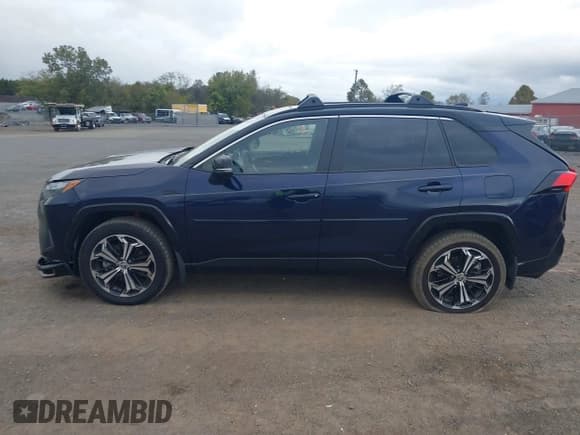 ✅ 2024 Toyota RAV4 XSE • VIN: JTMEB3FV8RD211991 • Лот: 43445827. Опубликован ранее на IAAI с пробегом 13 277 миль. Бесплатный доступ к архиву аукционных продаж из США и подробный отчёт об истории автомобиля на DreamBid. Изображение 14.