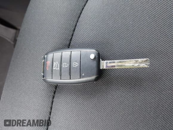 ✅ 2015 Kia Soul + • VIN: KNDJP3A56F7190091 • Лот: 43546526. Опубликован ранее на IAAI с пробегом 80 617 миль. Бесплатный доступ к архиву аукционных продаж из США и подробный отчёт об истории автомобиля на DreamBid. Изображение 11.