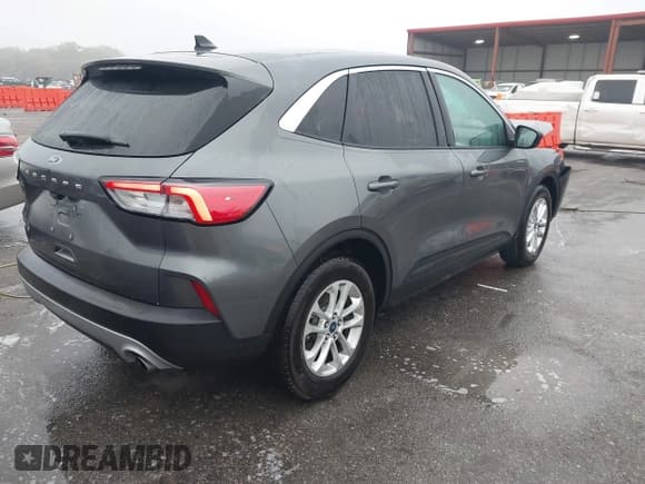 ✅ 2022 Ford Escape SE • VIN: 1FMCU0G69NUB33945 • Лот: 43529268. Опубликован ранее на IAAI с пробегом 17 082 миль. Бесплатный доступ к архиву аукционных продаж из США и подробный отчёт об истории автомобиля на DreamBid. Изображение 4.