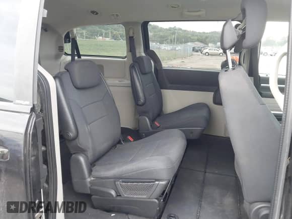 2010 Dodge Grand Caravan SE z VIN 2D4RN4DE4AR372358, wystawiony jako IAAI lot #43451169 z przebiegiem 113 549 mil mil oraz . Historia ofert i sprzedaży dostępna na DreamBid. Obrazek 8.