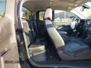 ✅ 2015 Chevrolet Colorado 4WD Z71 • VIN: 1GCHTCE3XF1144110 • Lot: 43416948. Wystawiony na IAAI z przebiegiem 111 041 mil. Bezpłatny archiwum sprzedaży aukcyjnych z USA i szczegółowy raport historii pojazdu na DreamBid. Zdjęcie 8.