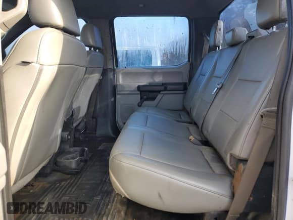 ✅ 2019 Ford F-350 XL • VIN: 1FT8W3B63KEE26212 • Lot: 74526494. Wystawiony na Copart z przebiegiem Nie podano. Bezpłatny archiwum sprzedaży aukcyjnych z USA i szczegółowy raport historii pojazdu na DreamBid. Zdjęcie 10.