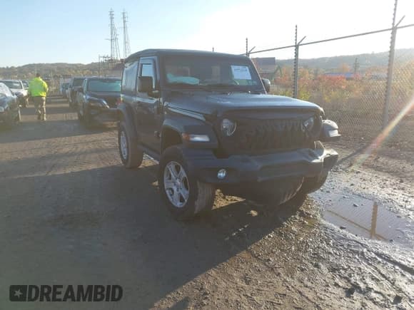 ✅ 2020 Jeep Wrangler Sport S • VIN: 1C4GJXAG4LW342083 • Lot: 43552518. Wystawiony na IAAI z przebiegiem 63 167 mil. Bezpłatny archiwum sprzedaży aukcyjnych z USA i szczegółowy raport historii pojazdu na DreamBid. Zdjęcie 1.