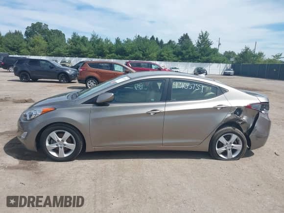 2013 Hyundai Elantra Limited с VIN 5NPDH4AE8DH367622, выставлен на аукционе IAAI как лот 43105759 с пробегом 74 625 миль миль и . История ставок и продаж доступна на DreamBid. Изображение 14.