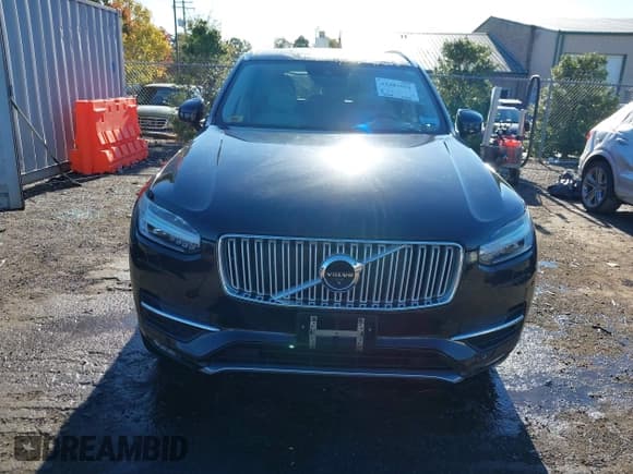 ✅ 2016 Volvo XC90 T6 Inscription • VIN: YV4A22PLXG1013155 • Lot: 43483061. Listed on IAAI with 136,269 mi. Free auction sales archive from the USA and detailed vehicle history report at DreamBid. Image 6.