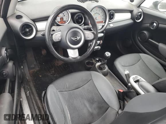 ✅ 2008 MINI Hardtop • VIN: WMWMF33538TU68174 • Lot: 52599285. Listed on Copart with 150,496 mi. Free auction sales archive from the USA and detailed vehicle history report at DreamBid. Image 8.