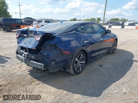 ✅ 2020 Nissan Maxima SV • VIN: 1N4AA6CV3LC381976 • Лот: 43040822. Опубликован ранее на IAAI с пробегом 52 156 миль. Бесплатный доступ к архиву аукционных продаж из США и подробный отчёт об истории автомобиля на DreamBid. Изображение 4.