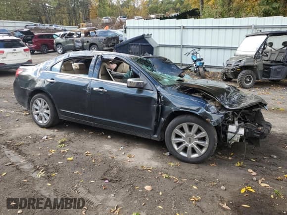 ✅ 2010 Lincoln MKZ • VIN: 3LNHL2JC6AR627409 • Lot: 96675975. Wystawiony na Copart z przebiegiem Nie podano. Bezpłatny archiwum sprzedaży aukcyjnych z USA i szczegółowy raport historii pojazdu na DreamBid. Zdjęcie 4.