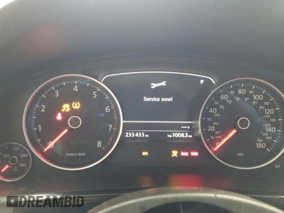 ✅ 2014 Volkswagen Touareg Sport • VIN: WVGEF9BP0ED008887 • Lot: 71643635. Listed on Copart with 233,433 mi. Free auction sales archive from the USA and detailed vehicle history report at DreamBid. Image 9.