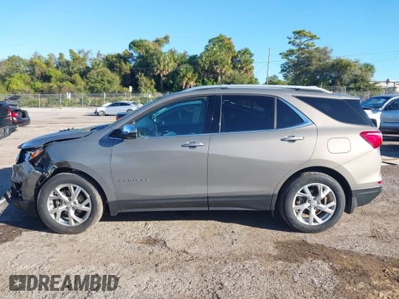 ✅ 2018 Chevrolet Equinox Premier • VIN: 3GNAXVEV0JL117543 • Lot: 43589922. Wystawiony na IAAI z przebiegiem 52 915 mil. Bezpłatny archiwum sprzedaży aukcyjnych z USA i szczegółowy raport historii pojazdu na DreamBid. Zdjęcie 14.