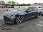 ✅ 2019 Volvo S60 R-Design • VIN: 7JRA22TM8KG006049 • Lot: 51668305. Wystawiony na Copart z przebiegiem 84 575 mil. Bezpłatny archiwum sprzedaży aukcyjnych z USA i szczegółowy raport historii pojazdu na DreamBid. Zdjęcie 1.