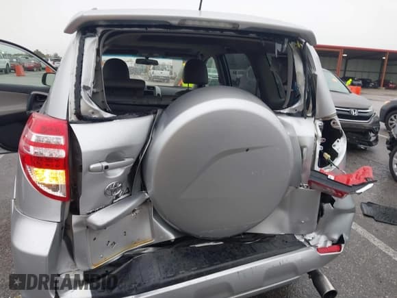 ✅ 2010 Toyota RAV4 Limited • VIN: 2T3DK4DV3AW036285 • Lot: 43543835. Listed on IAAI with 157,246 mi. Free auction sales archive from the USA and detailed vehicle history report at DreamBid. Image 6.