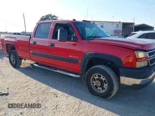 ✅ 2006 Chevrolet Silverado 2500HD LT3 • VIN: 1GCHK23U16F231731 • Лот: 43749635. Опубликован ранее на IAAI с пробегом 181 834 миль. Бесплатный доступ к архиву аукционных продаж из США и подробный отчёт об истории автомобиля на DreamBid. Изображение 1.