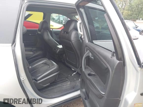 ✅ 2014 Chevrolet Traverse LT • VIN: 1GNKRHKD0EJ292318 • Lot: 43299923. Listed on IAAI with 135,449 mi. Free auction sales archive from the USA and detailed vehicle history report at DreamBid. Image 8.