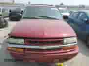 2002 Chevrolet Blazer LS z VIN 1GNDT13W42K185991, wystawiony jako Copart lot #70605164 z przebiegiem 208 342 mil mil oraz Szkoda całkowita • Salvage title. Historia ofert i sprzedaży dostępna na DreamBid. Obrazek 5.