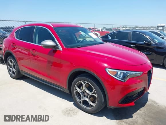 ✅ 2018 Alfa Romeo Stelvio • VIN: ZASFAKAN8J7B64173 • Лот: 42355202. Опубликован ранее на IAAI с пробегом 111 698 миль. Бесплатный доступ к архиву аукционных продаж из США и подробный отчёт об истории автомобиля на DreamBid. Изображение 1.