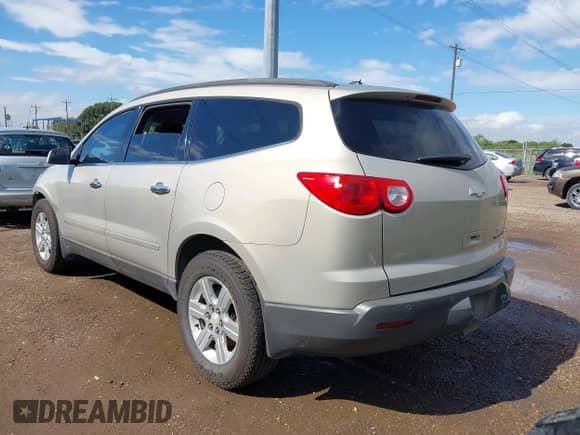 2010 Chevrolet Traverse 1LT с VIN 1GNLRFED9AS128638, выставлен на аукционе IAAI как лот 43179726 с пробегом 187 883 миль миль и . История ставок и продаж доступна на DreamBid. Изображение 3.