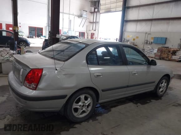 ✅ 2004 Hyundai Elantra GLS • VIN: KMHDN46D74U758397 • Lot: 41378406. Wystawiony na IAAI z przebiegiem 190 190 mil. Bezpłatny archiwum sprzedaży aukcyjnych z USA i szczegółowy raport historii pojazdu na DreamBid. Zdjęcie 4.