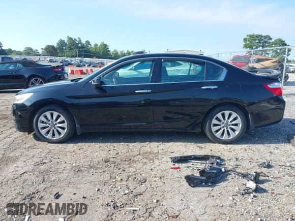 ✅ 2013 Honda Accord EX-L • VIN: 1HGCR3F89DA022646 • Lot: 42814245. Listed on IAAI with 93,721 mi. Free auction sales archive from the USA and detailed vehicle history report at DreamBid. Image 14.