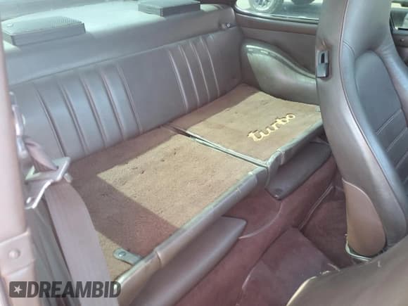 ✅ 1986 Porsche 911 • VIN: WP0ZZZ93ZGS000283 • Lot: 58192275. Wystawiony na Copart z przebiegiem 49 870 mil. Bezpłatny archiwum sprzedaży aukcyjnych z USA i szczegółowy raport historii pojazdu na DreamBid. Zdjęcie 10.