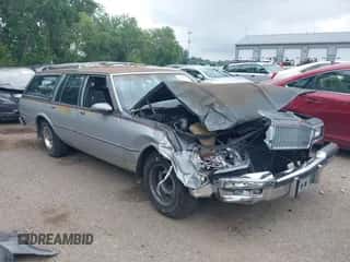 1986 Chevrolet Caprice z VIN 1G1BN35Y3GX198075, wystawiony jako IAAI lot #42616295 z przebiegiem 95 011 mil mil oraz . Historia ofert i sprzedaży dostępna na DreamBid. Obrazek 1.