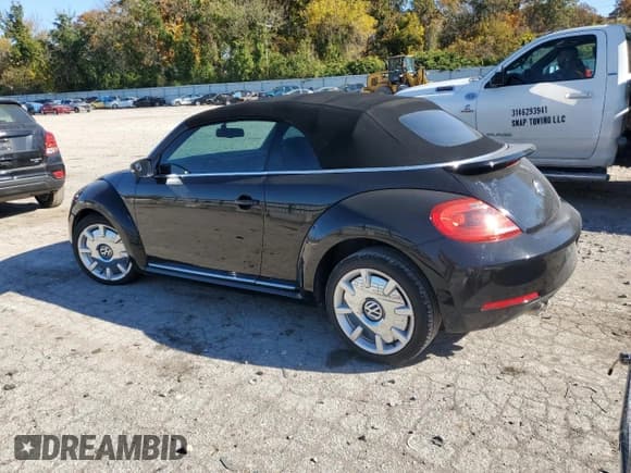 ✅ 2013 Volkswagen Beetle 2.5L • VIN: 3VW5X7ATXDM816085 • Lot: 91036645. Wystawiony na Copart z przebiegiem 118 737 mil. Bezpłatny archiwum sprzedaży aukcyjnych z USA i szczegółowy raport historii pojazdu na DreamBid. Zdjęcie 2.
