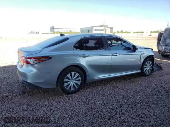 2020 Toyota Camry Hybrid LE with VIN 4T1C31AK1LU545496, listed as a Copart auction lot 66554145 with 40,717 mi miles and Salvage title. Bid and sale history available at DreamBid. Image 3.