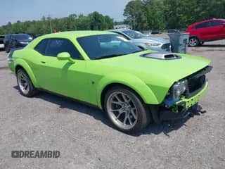 2023 Dodge Challenger R/T Scat Pack z VIN 2C3CDZFJ6PH562968, wystawiony jako IAAI lot #42155442 z przebiegiem 12 721 mil mil oraz . Historia ofert i sprzedaży dostępna na DreamBid. Obrazek 1.