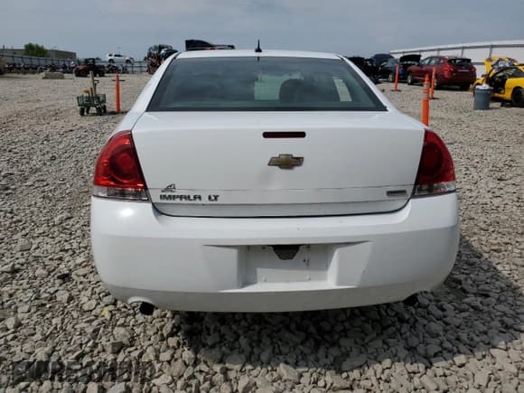 ✅ 2014 Chevrolet Impala LT • VIN: 2G1WB5E36E1134360 • Лот: 70594834. Опубликован ранее на Copart с пробегом 100 794 миль. Бесплатный доступ к архиву аукционных продаж из США и подробный отчёт об истории автомобиля на DreamBid. Изображение 6.