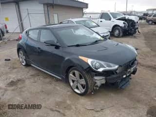2013 Hyundai Veloster Turbo с VIN KMHTC6AE9DU159675, выставлен на аукционе IAAI как лот 41894186 с пробегом 134 382 миль миль и . История ставок и продаж доступна на DreamBid. Изображение 1.