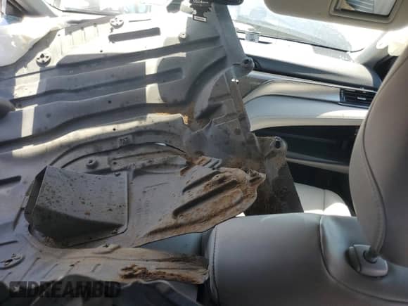 2020 Toyota Camry Hybrid SE z VIN 4T1J31AK4LU014915, wystawiony jako Copart lot #70604845 z przebiegiem 71 464 mil mil oraz Szkoda całkowita • Salvage title. Historia ofert i sprzedaży dostępna na DreamBid. Obrazek 8.