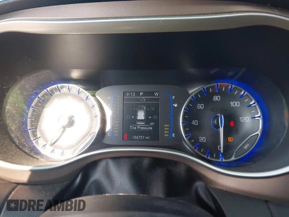 ✅ 2017 Chrysler Pacifica LX • VIN: 2C4RC1CG1HR507522 • Lot: 43191294. Listed on IAAI with 186,751 mi. Free auction sales archive from the USA and detailed vehicle history report at DreamBid. Image 7.