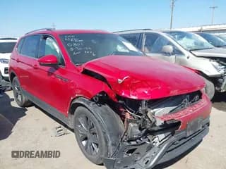 ✅ 2023 Volkswagen Tiguan SE • VIN: 3VVNB7AX6PM130801 • Lot: 43172108. Wystawiony na IAAI z przebiegiem 15 420 mil. Bezpłatny archiwum sprzedaży aukcyjnych z USA i szczegółowy raport historii pojazdu na DreamBid. Zdjęcie 1.