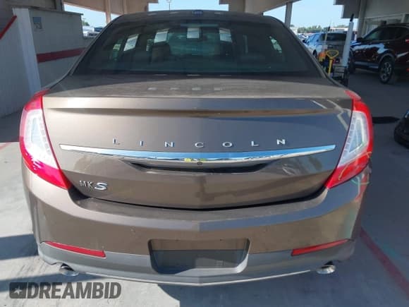 ✅ 2015 Lincoln MKS • VIN: 1LNHL9DK9FG607830 • Lot: 42503982. Wystawiony na IAAI z przebiegiem 70 923 mil. Bezpłatny archiwum sprzedaży aukcyjnych z USA i szczegółowy raport historii pojazdu na DreamBid. Zdjęcie 17.