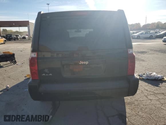 ✅ 2006 Jeep Commander • VIN: 1J8HG48KX6C314122 • Lot: 77355314. Wystawiony na Copart z przebiegiem 184 892 mil. Bezpłatny archiwum sprzedaży aukcyjnych z USA i szczegółowy raport historii pojazdu na DreamBid. Zdjęcie 6.